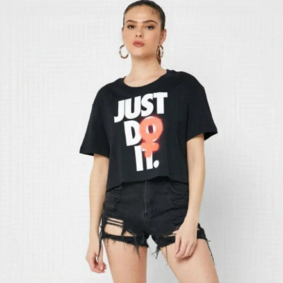 Nike Short Sleeve Women 2020 New NSW REBEL CROP size small - Picture 1 of 3